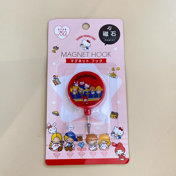 Sanrio Characters Magnet Hook Red (NWT) - Picture 1 of 2